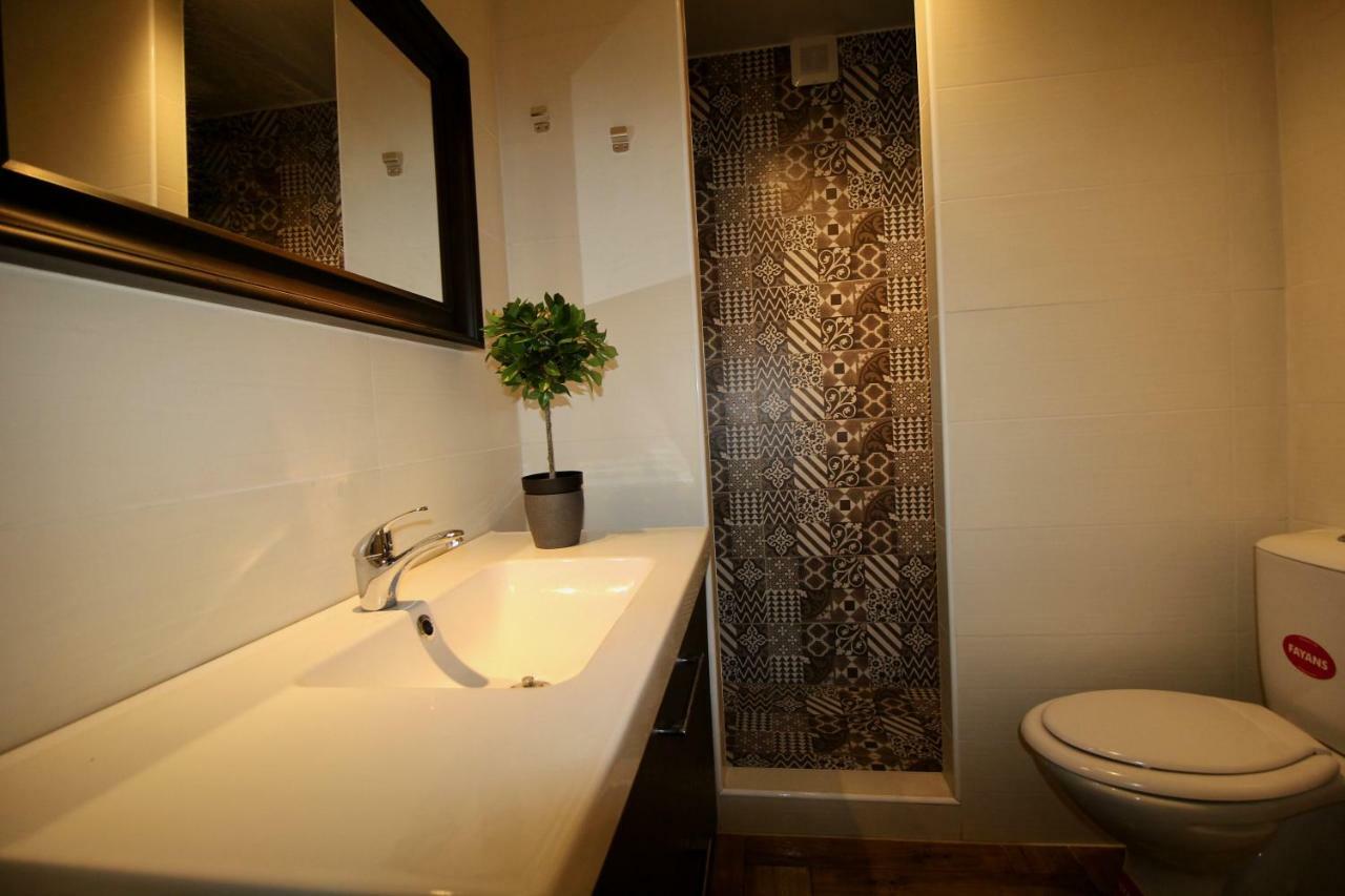 Katana Suites Beach Аньоне Бани Екстериор снимка