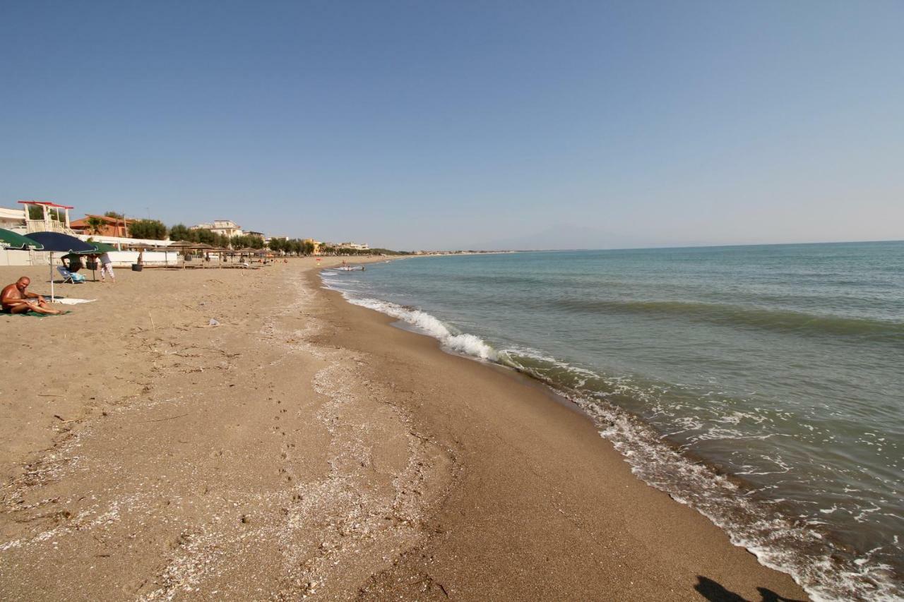 Katana Suites Beach Аньоне Бани Екстериор снимка